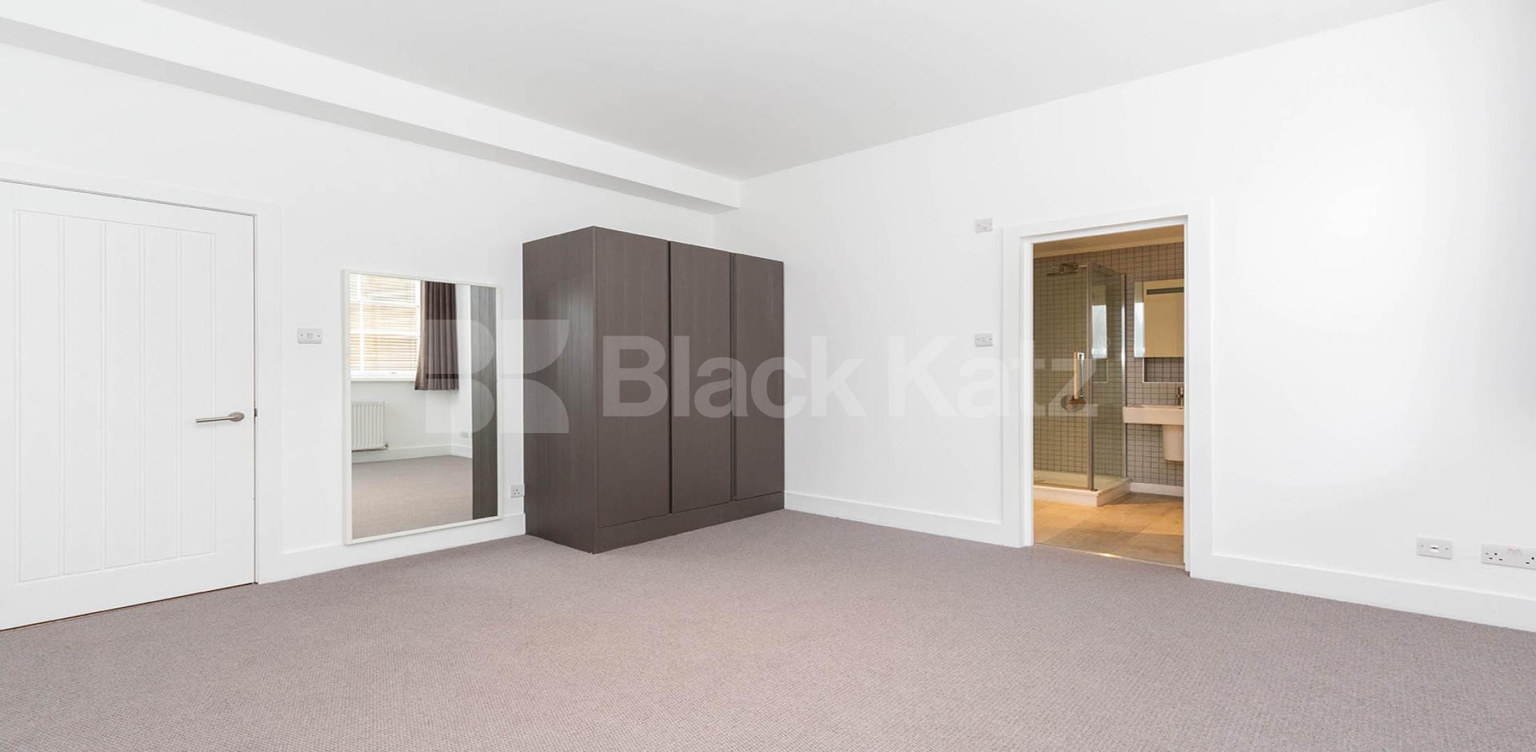 			2 Bedroom, 2 bath, 1 reception Apartment			 TABERNACLE STREET EC2A, OLD STREET - SHOREDITCH - LIVERPOOL STREET